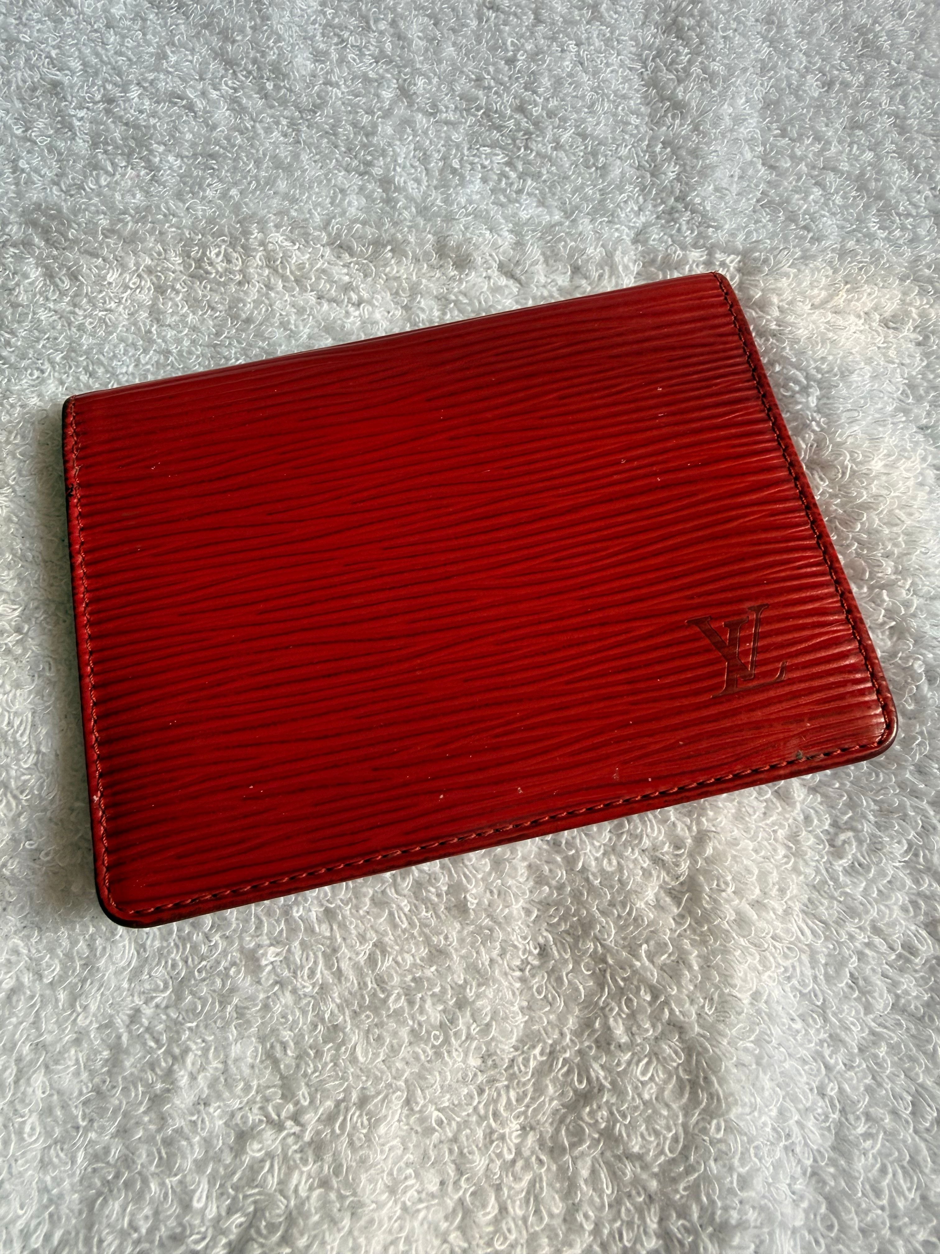 Louis Vuitton Epi Leather ID/Card Holder (Agenda-style Insert with Photo Windows) - Image 2