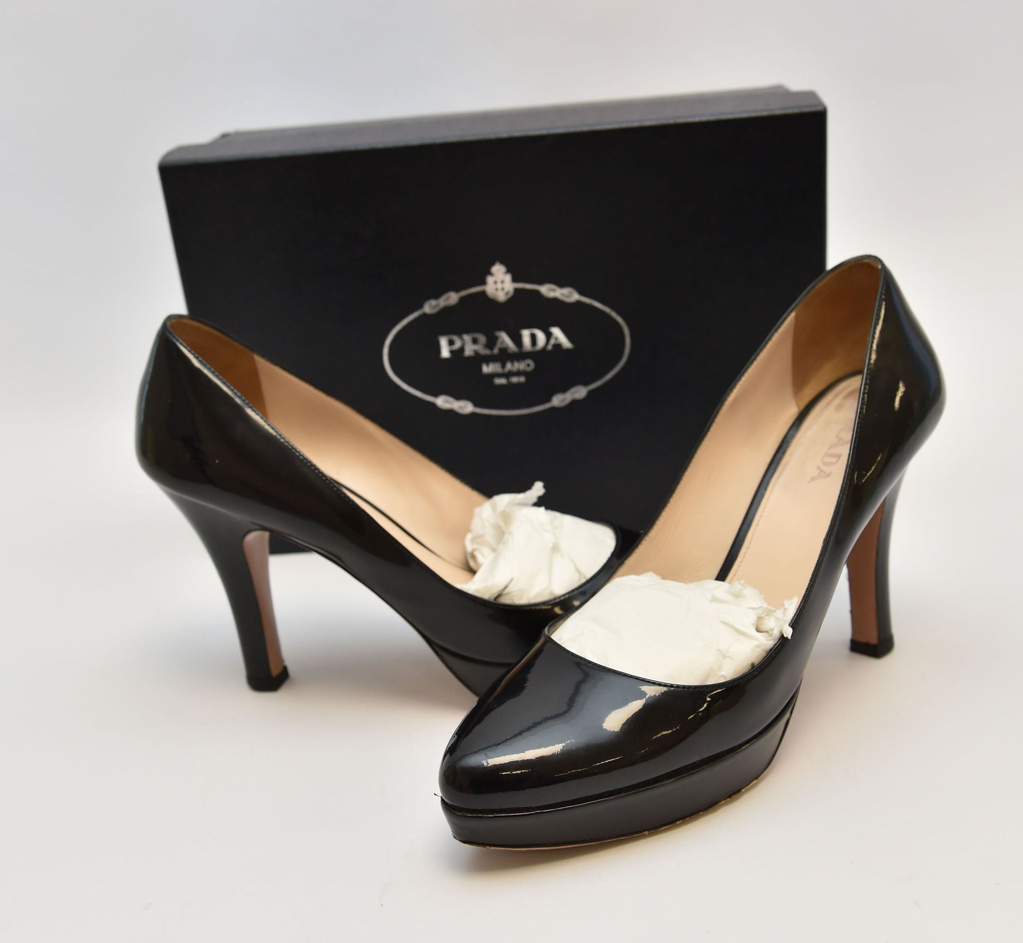 Prada Black Patent Leather Pumps – EU 40 – Made in Italy