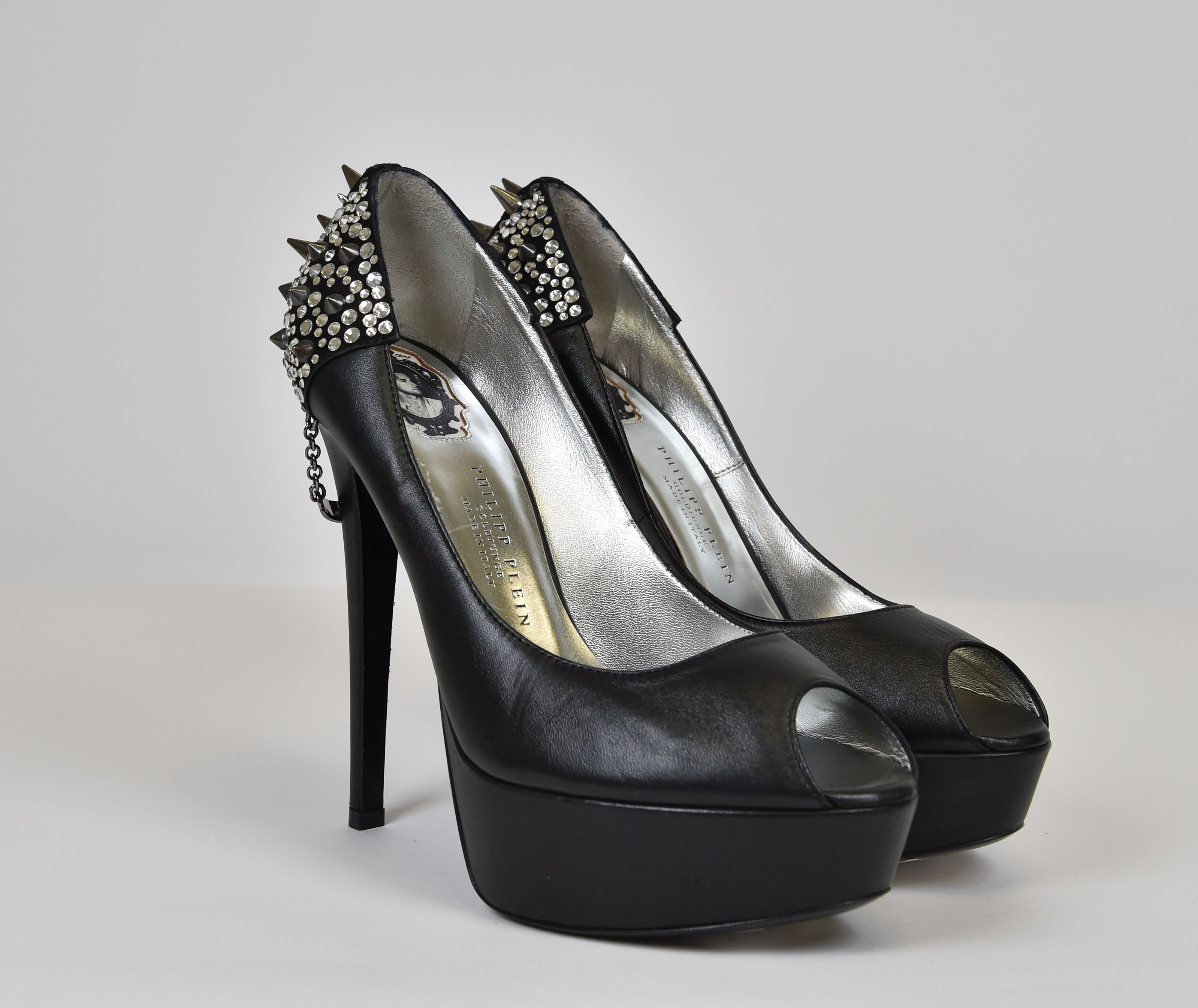 Philipp Plein Skull-Heel Platform Pump ("No Softie" style, Goldjunge line, SS13) - Image 10