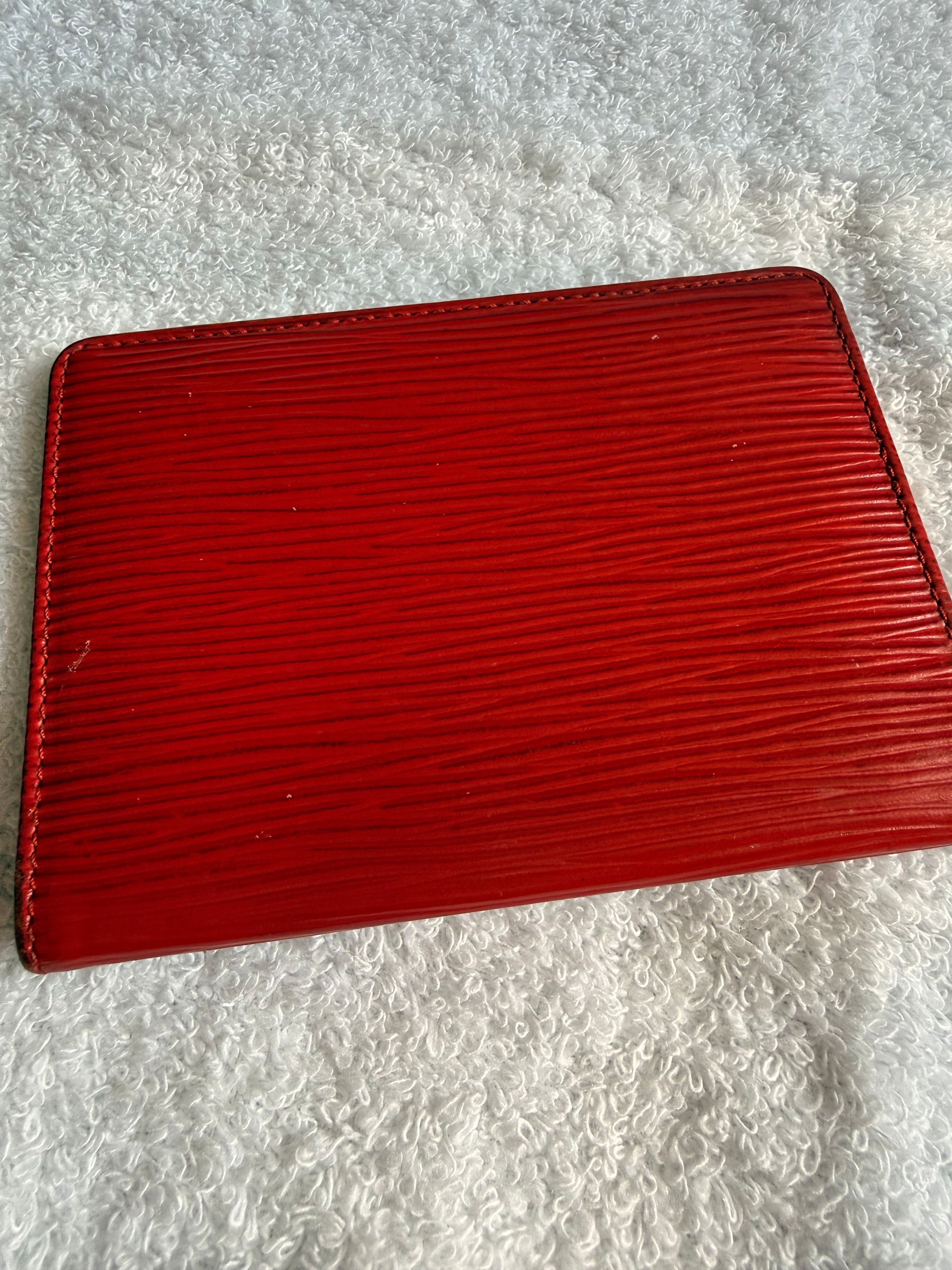 Louis Vuitton Epi Leather ID/Card Holder (Agenda-style Insert with Photo Windows) - Image 1