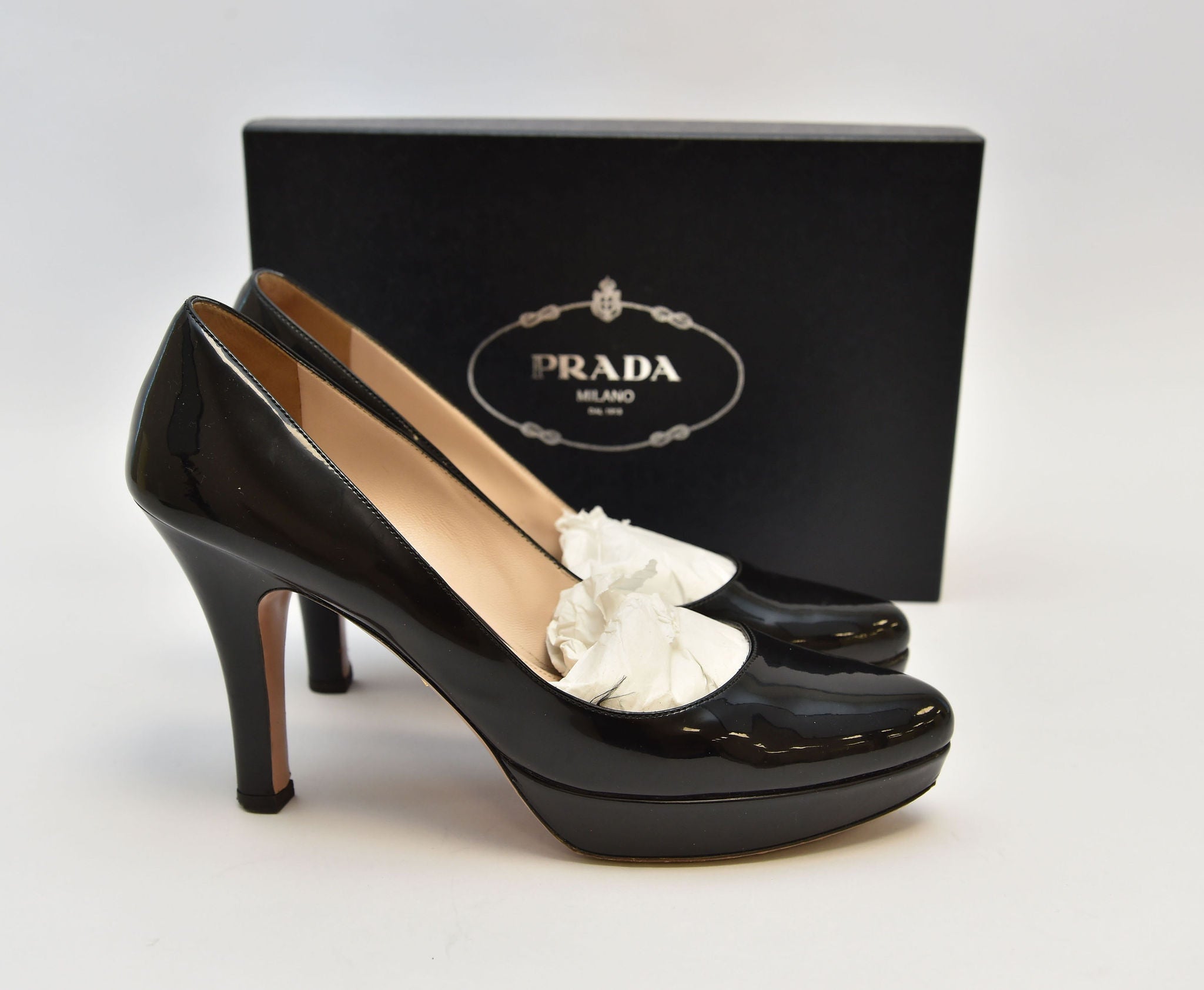 Prada Black Patent Leather Pumps – EU 40 – Made in Italy